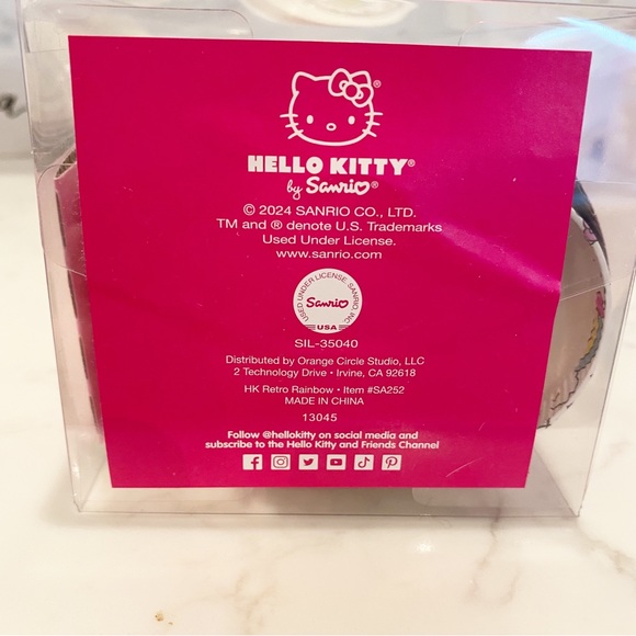 Hello Kitty 16 oz Disposable Hot Cup Set With Sleeves - Picture 3 of 7